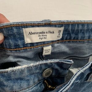 Abercrombie and Fitch the skinny high rise curve love jean size 6/28